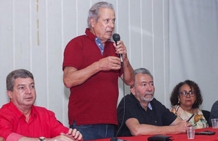 José Dirceu: “Bolsonaro não convive e não aceita a democracia”