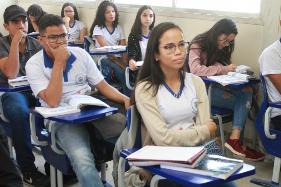 Como já ocorreu em 102 países, Alagoas suspende aulas em universidade e escolas públicas
