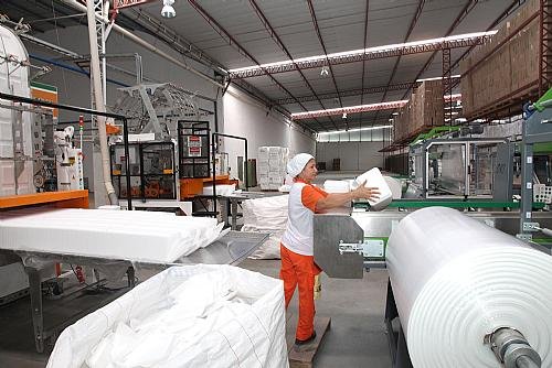 Novo decreto do governo deixa indústrias fora do isolamento social