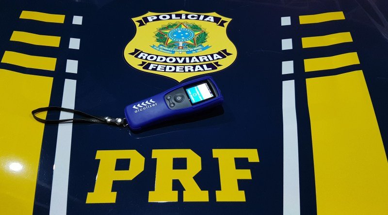 PRF prende caminhoneiro que dirigia embriagado