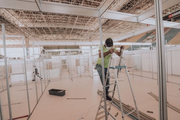 Governo promete entregar hospital de campanha do Ginásio do Sesi na próxima semana