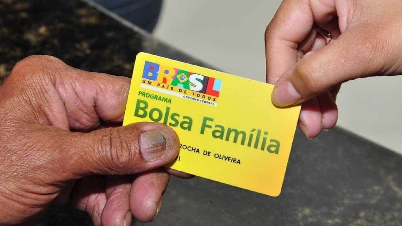 Auxílio de R$ 600 deve beneficiar inicialmente mais de 386 mil famílias em Alagoas