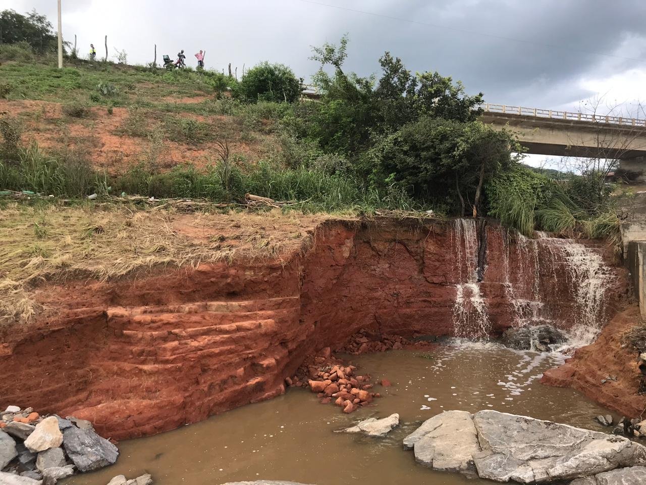 Por um fio: barragem em Águas Belas pode romper a qualquer momento e causar danos a cidades de AL