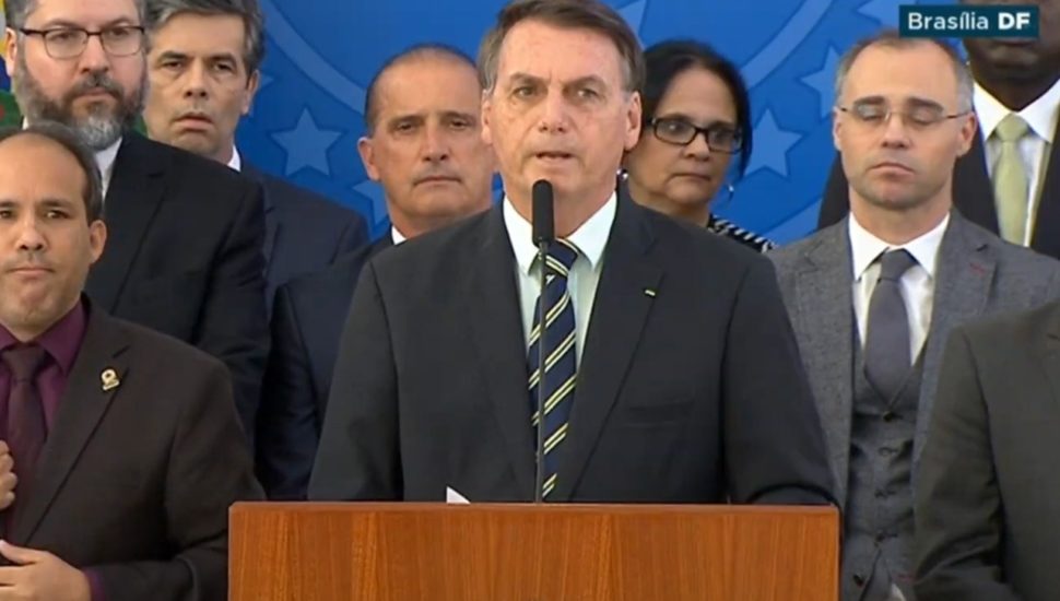 Pesquisa CNT/MDA: avaliação negativa de governo Bolsonaro chega a