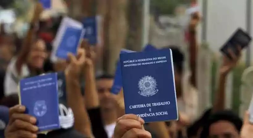 População desocupada chega a 12,9 milhões, um aumento de 10,5% frente ao trimestre anterior