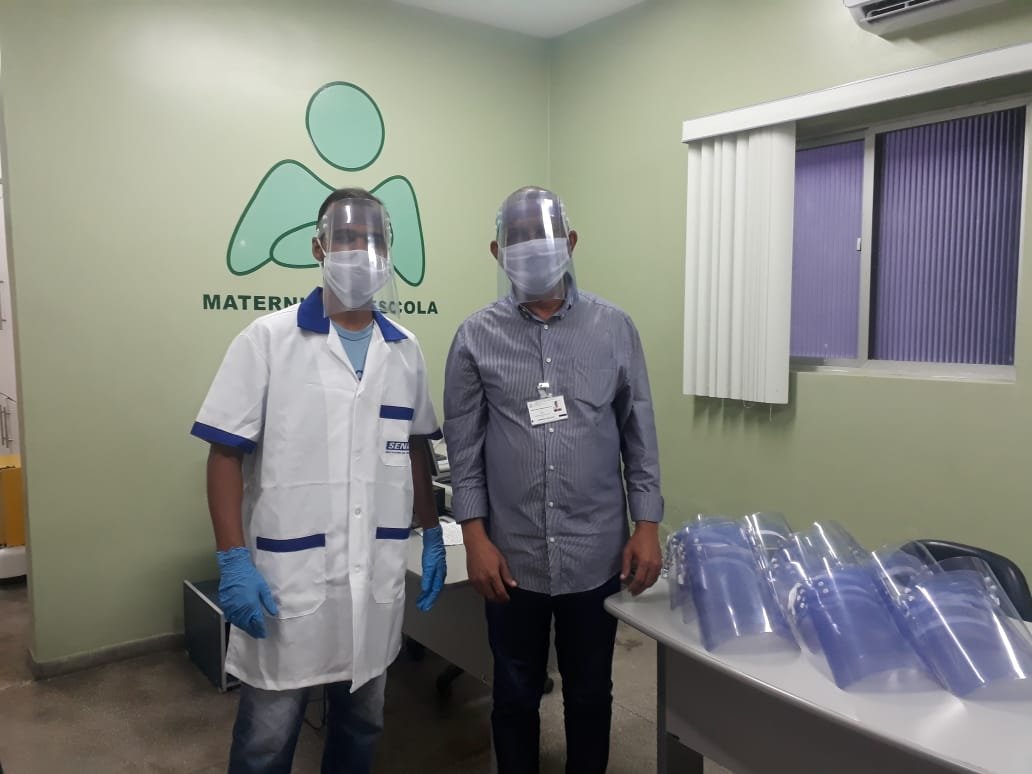 Senai doa protetores faciais à Santa Mônica e ao HGE