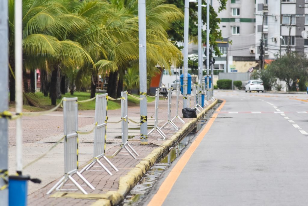 Praias de Maceió são “fechadas” para evitar a circulação de pessoas