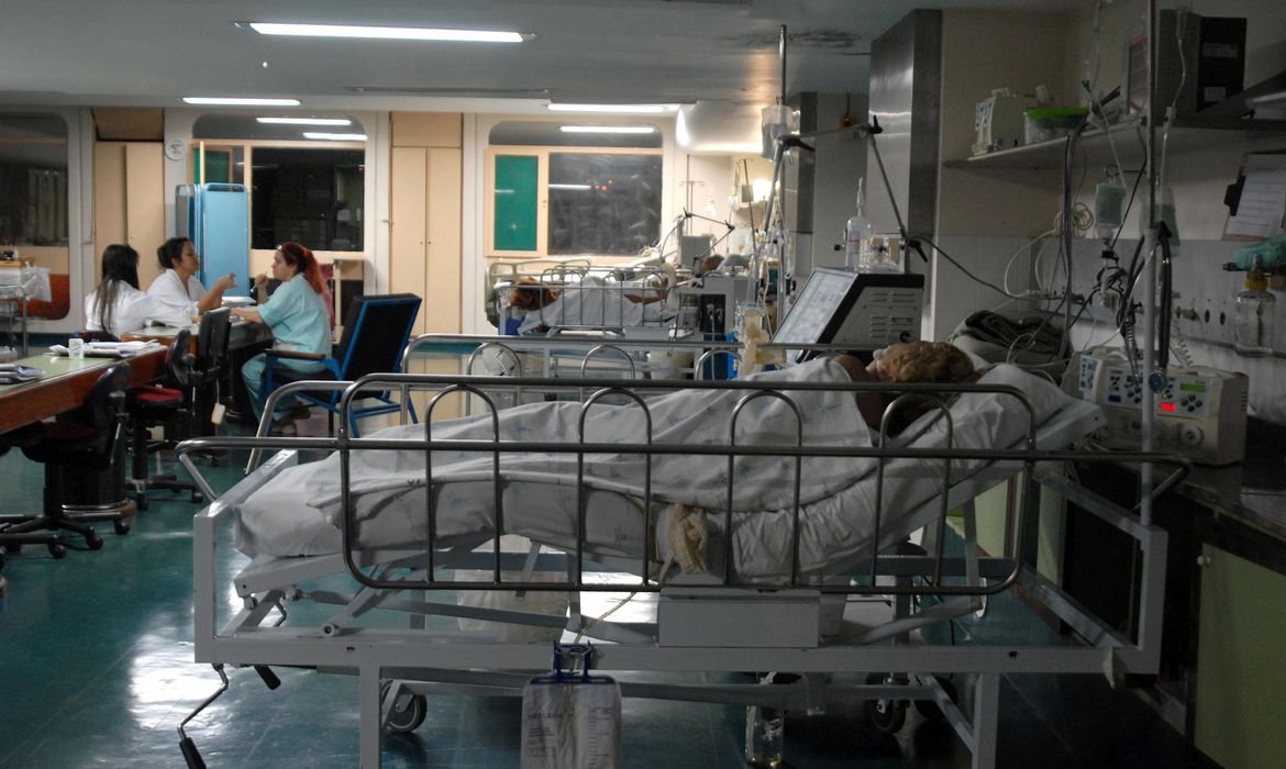 Alagoas em alerta: ocupação de leitos de UTI para Covid-19 chega a 70% na rede pública