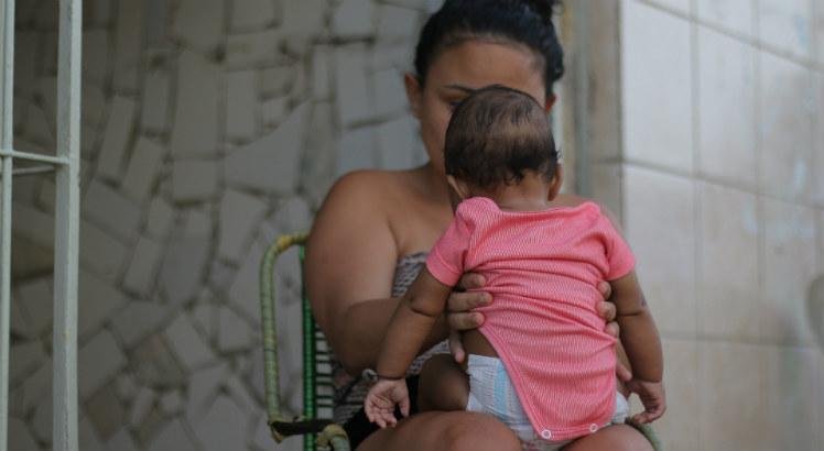 Mãe com menos de 18 anos têm até quarta-feira, 3, para solicitar auxílio emergencial