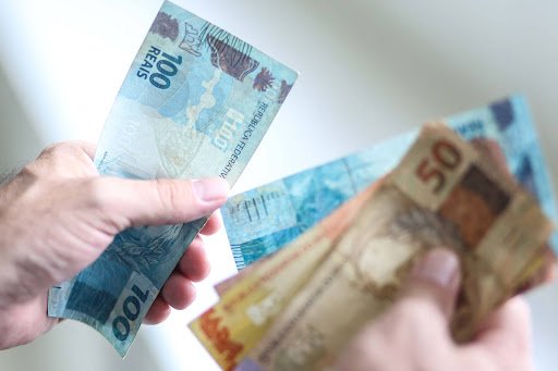 Justiça determina que Prefeitura de Maceió deve pagar 13º no mês de aniversário dos servidores