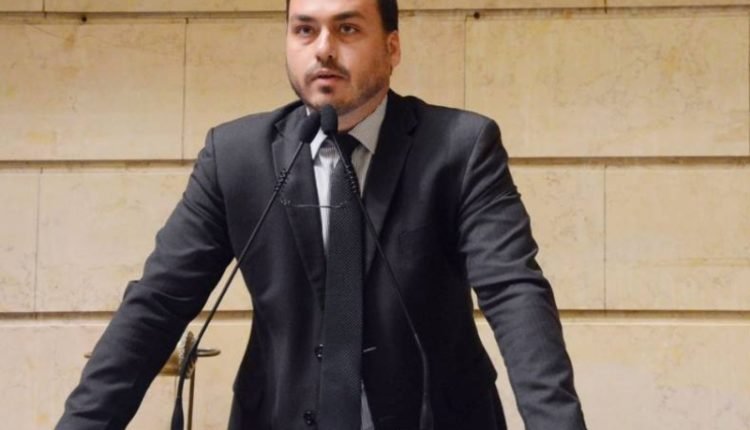Decisão do STF deve tirar foro privilegiado de Carlos Bolsonaro
