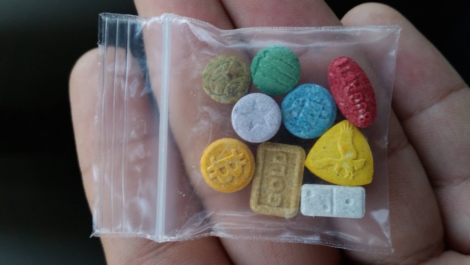 Jovem é preso em Maceió com 800 selos de ecstasy