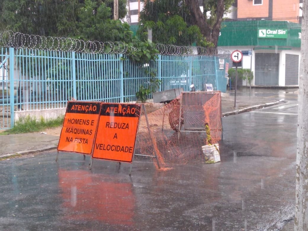 Obra da Casal provoca desvio do trânsito na Pajuçara