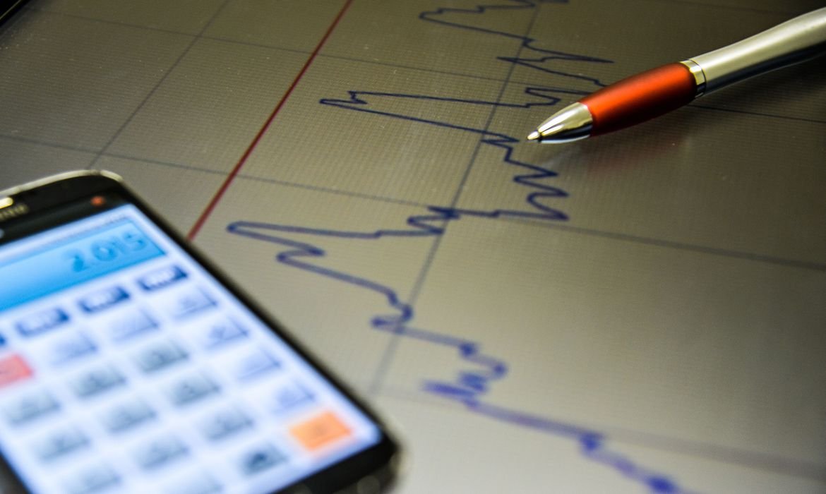 Mercado financeiro prevê queda de 6,25% na economia este ano, diz Banco Central