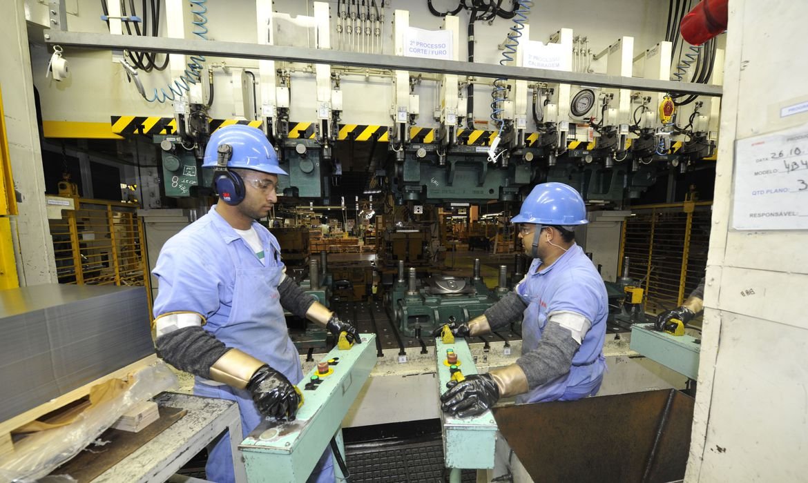PIB caiu 10,5% no trimestre encerrado em maio