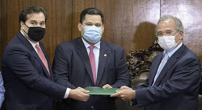 Reforma Tributária de Guedes fará pobre pagar mais imposto do que rico, explica economista