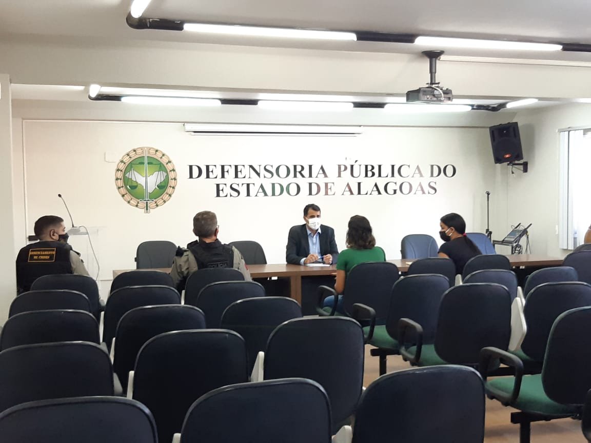 Defensoria recebe representantes de familiares dos reeducandos