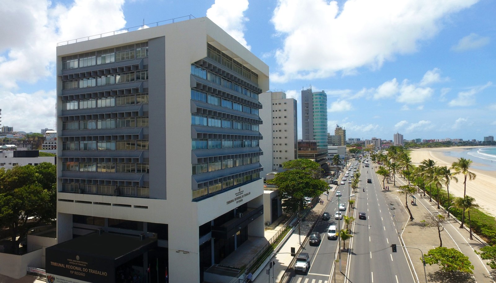 Juiz determina que Veleiro pague salários e verbas rescisórias de empregados