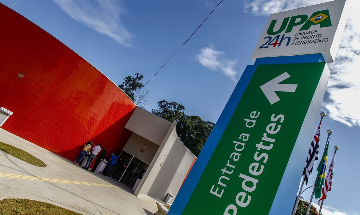 Sete em cada dez pessoas que buscam o mesmo serviço de saúde vão à rede pública, aponta IBGE