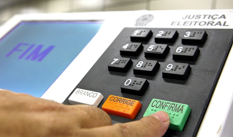 Ex-presidentes do TSE divulgam nota em defesa do processo eleitoral