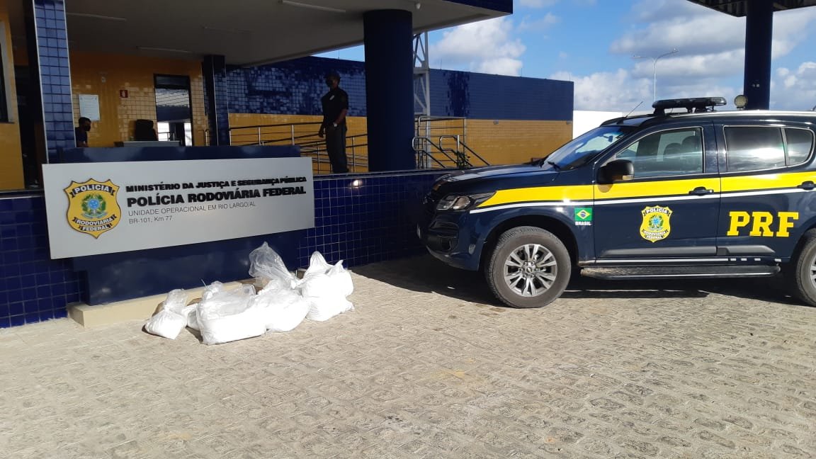 PRF prende homem em Rio Largo com 115kg de cocaína