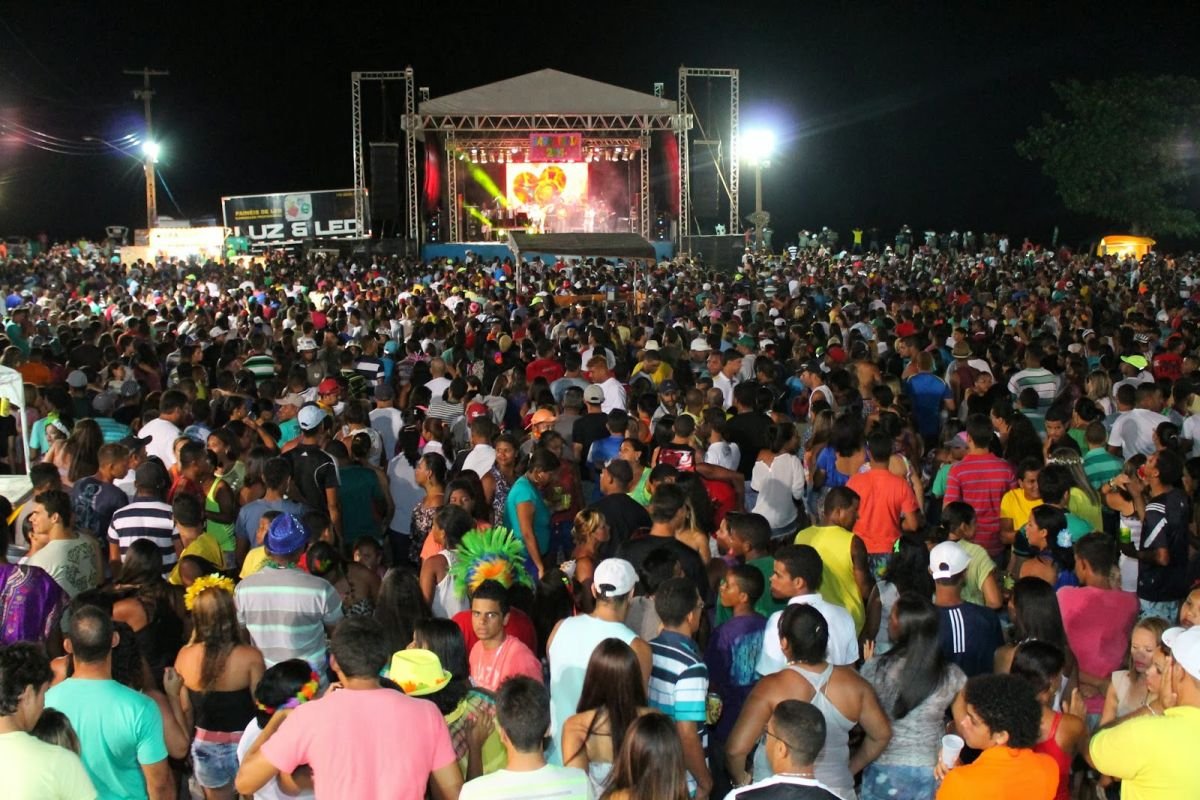 carnaval-na-barra-de-santo-antonio-acontece-na-ilha-da-croafoto-divulgacao-1