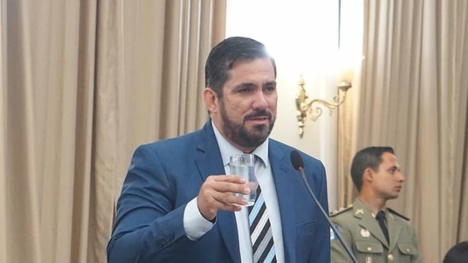 O que a prefeitura vai fazer contra o vereador que liderou a invasão do drive-thru de Jaraguá?