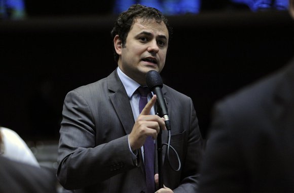 O ocaso de Moro, o ‘juiz ladrão’ nas palavras de Glauber Braga