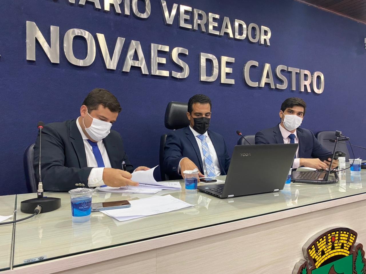 Câmara Municipal aprova orçamento e mantém o prefeito sob controle