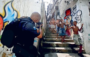 Oito em cada dez adolescentes mortos pela polícia em Alagoas são negros Levantamento feito pelo Cedeca Zumbi dos Palmares revela que, de 2012 a 2020, 14% das mortes após intervenção policial vitimaram adolescentes dos 14 aos 17 anos de idade