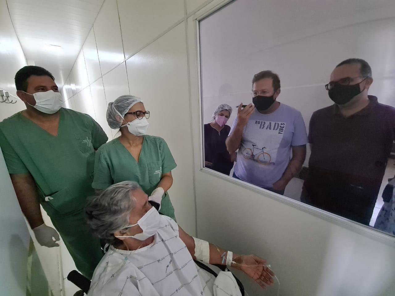 Projeto que aproxima pacientes internados com Covid-19 de familiares completa um ano