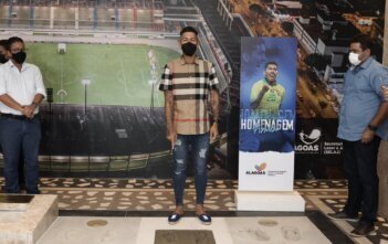 Firmino entra para o ‘Hall da Fama’ do futebol alagoano Alagoano é um dos atletas mais reconhecidos no esporte mundial