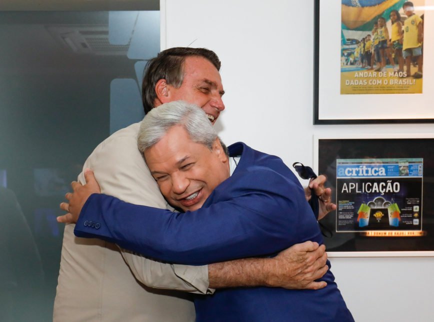 Empresas deixam de patrocinar apresentador bolsonarista