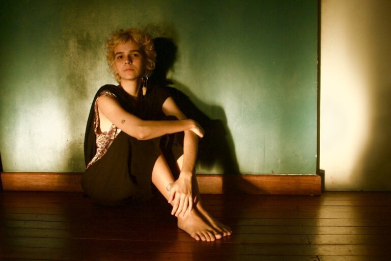 Conheça a compositora alagoana Marina Nemesio e seu primeiro single “Lilás”