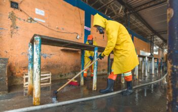 Mercado do Jacintinho recebe Mutirão de Limpeza nesta segunda (16) Equipamento público estará fechado para equipes trabalharem no local