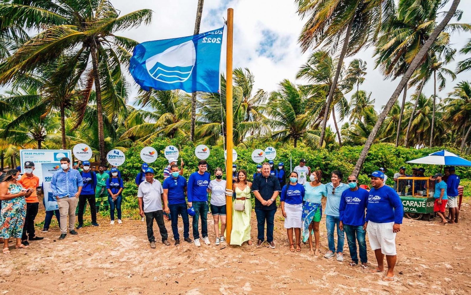certificacao-turistica-internacional-bandeira-azul-e-hasteada-na-praia-do-patacho-em-porto-de-pedras