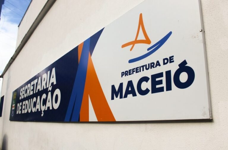 Maceió nomeia mais 300 aprovados do concurso da Educação de 2017