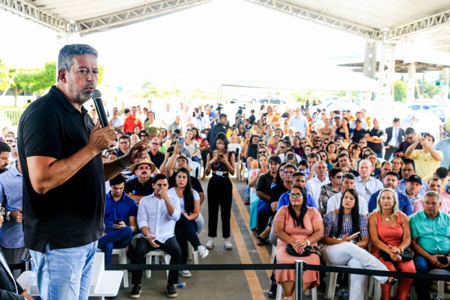 Arthur Lira chama senador Renan de “cachorro sem dente” e dá o tom da campanha em Alagoas