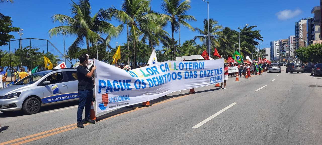 Bolsonaro e Collor são os principais alvos dos protestos em Maceió