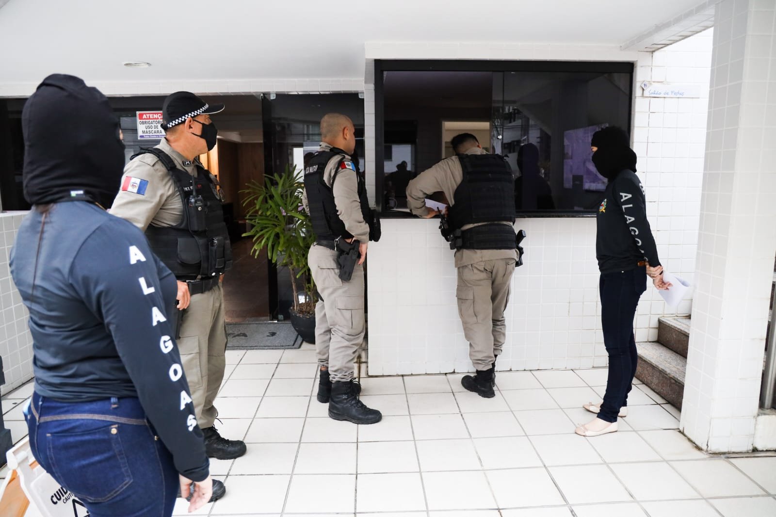 Operação contra crimes fiscais cumpre mandados em Alagoas e Santa Catarina