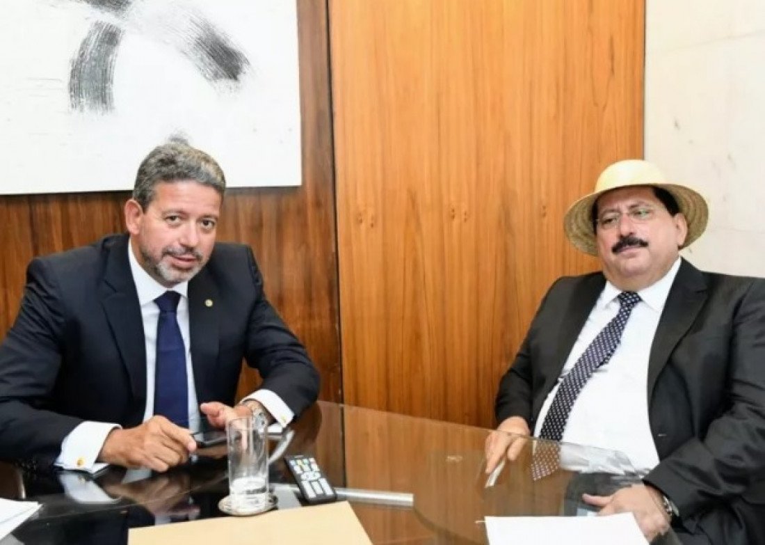 Alfredo Gaspar e Thiago Prado comemoram prisão de prefeito aliado da própria coligação