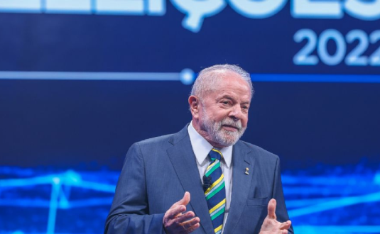 Debate na Band: Lula vence entre indecisos; 59% tendem a votar no candidato do PT, diz AtlasIntel