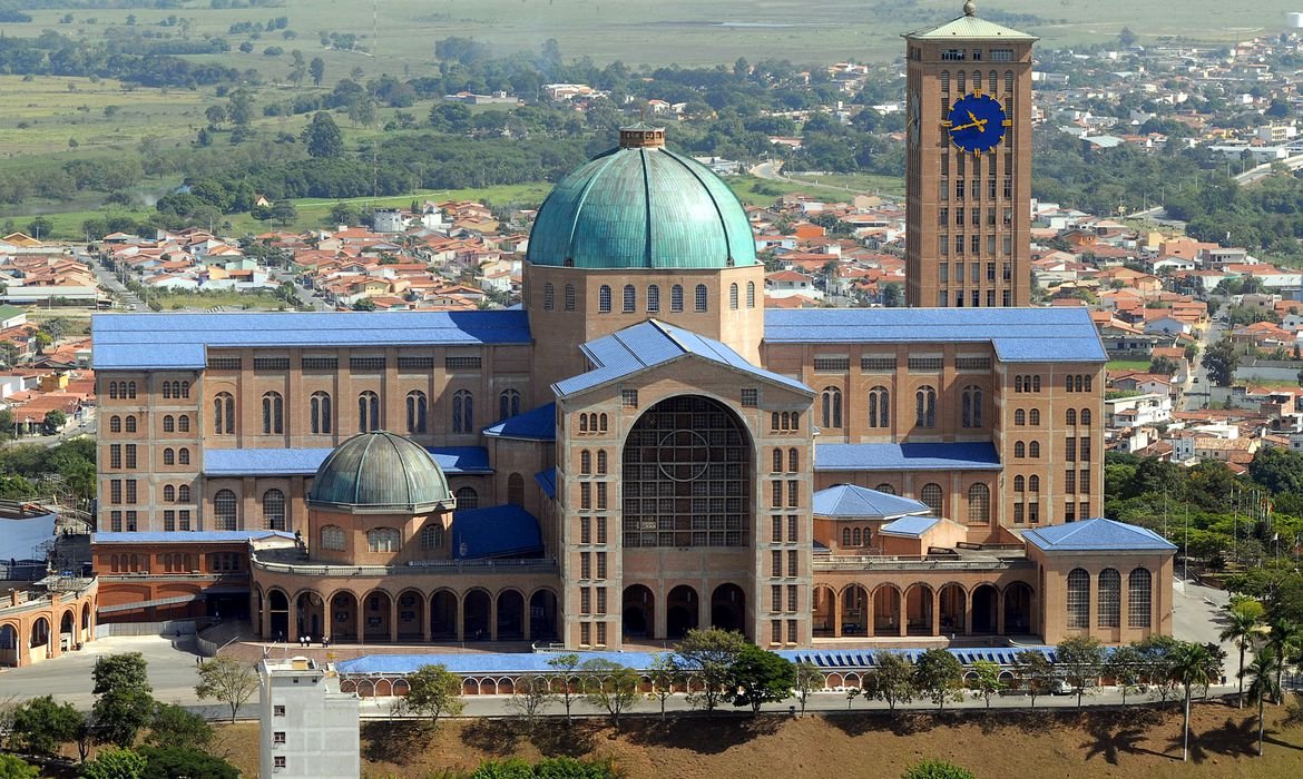 basilica_of_the_national_shrine_of_our_lady_of_aparecida_2007