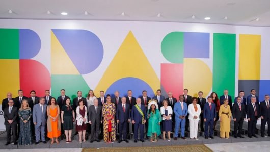 Ministérios e privilégios: como construir um país equilibrado?