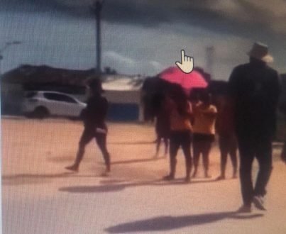 Prefeito agride populares que faziam protesto contra BRK