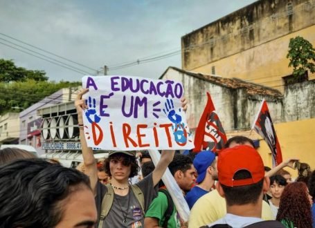 Em Maceió (11), movimentos realizaram passeata por direitos estudantis e a revogação do Novo Ensino Médio