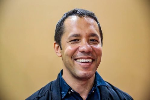 Autor do best-seller “Torto Arado”, Itamar Vieira marca presença na Bienal de Livros hoje (12)