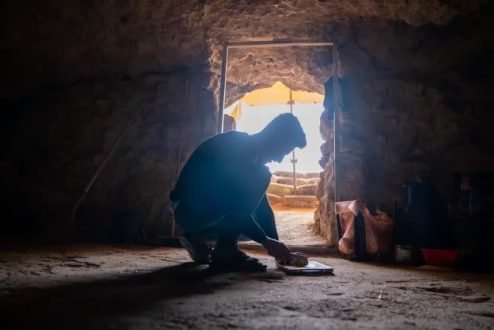 Eles voltaram a viver nas cavernas para resistir à ocupação militar de Israel