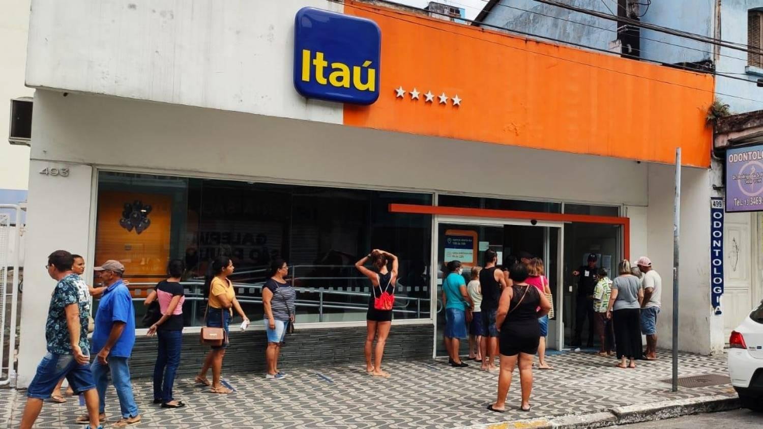 Bancos trocam segurança por mais lucro: o esvaziamento das agências e o abandono de clientes e trabalhadores