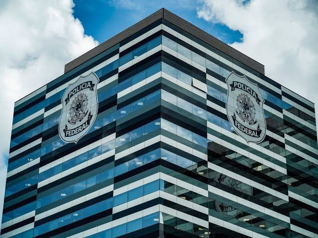 A política na mira da polícia